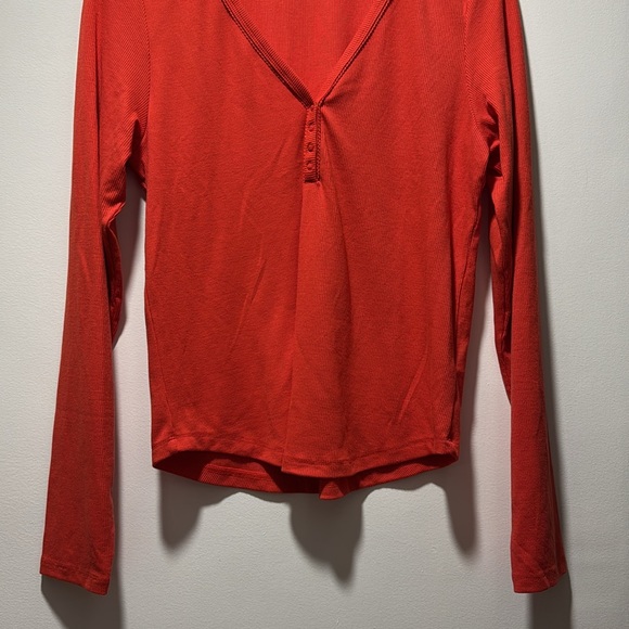 American Eagle Long Sleeve Henley T-Shirt - Picture 2 of 8